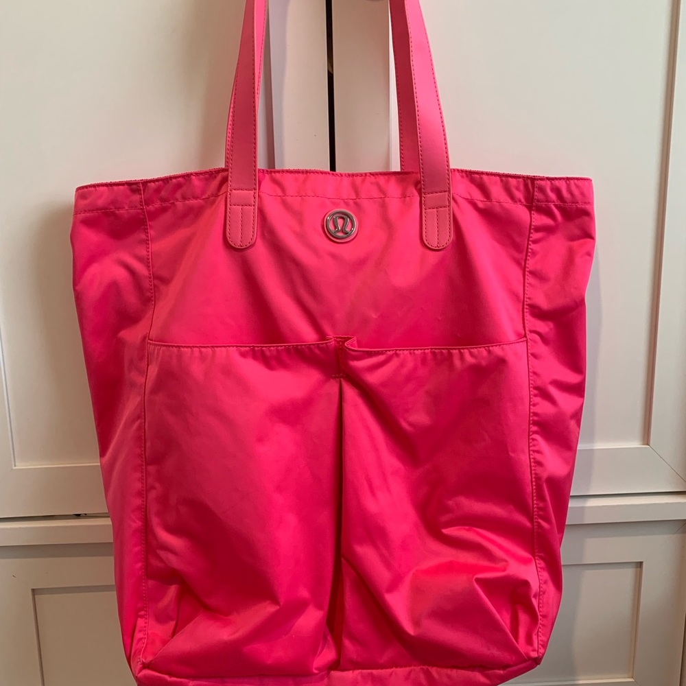 Lululemon Athletica Go with the Flow bag hot pink